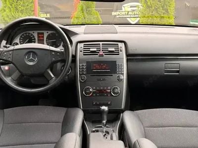 Mercedes B200