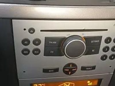 Verde Utilizat 2006 Opel Meriva Monovolum | 1.400 EUR