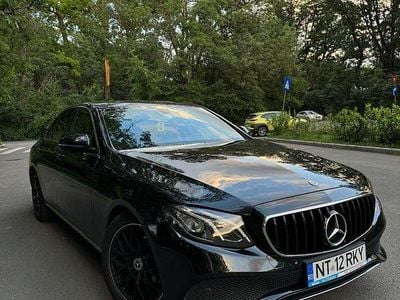 Negru Second-hand 2017 Mercedes E220 Berlinǎ | 19.200 EUR (Preț bun)