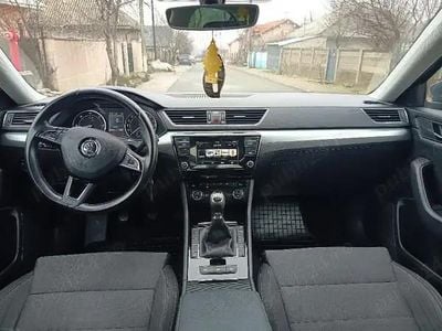 Gri Second-hand 2016 Skoda Superb Berlinǎ | 7.500 EUR (Preț bun)