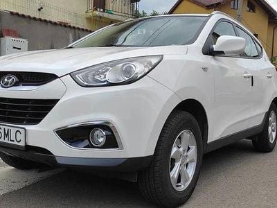 Second-hand Hyundai Tucson 141 CP (103 kW) 2012 Culoarealb SUV