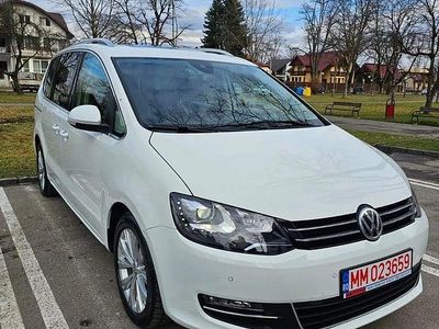 Second-hand VW Sharan Highline 177 CP (130 kW) 2021 Culoarealb Monovolum