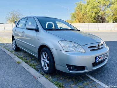 Second-hand Toyota Corolla 90 CP (66 kW) 2006 Argintiu Hatchback