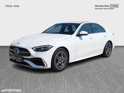 Alb Utilizat 2022 Mercedes C180 AMG line Berlinǎ | 36.990 EUR (Scump)