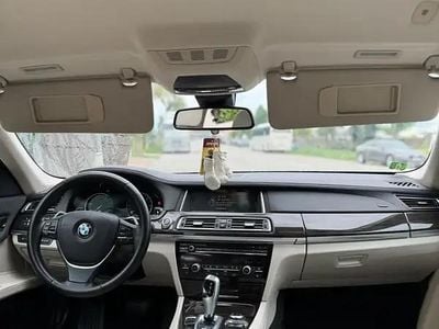 BMW 730