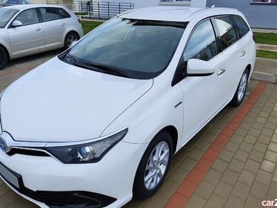 Toyota Auris Hybrid