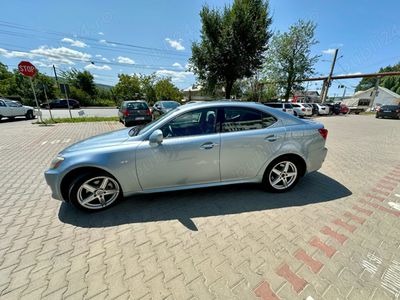 Lexus IS220