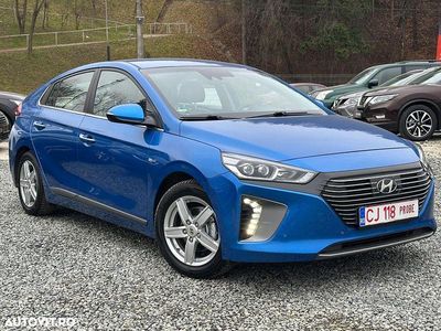 Culoarealbastru Utilizat 2017 Hyundai Ioniq Premium Hatchback | 13.750 EUR (Puțin scump)