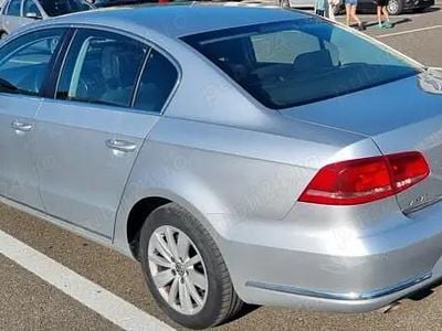 Gri Utilizat 2012 VW Passat Berlinǎ | 5.300 EUR (Preț bun)