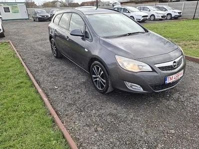 Gri Utilizat 2012 Opel Astra Break | 3.000 EUR (Preț bun)