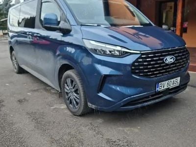 Second-hand Ford Tourneo Custom 168 CP (123 kW) 2024 Albastru Van