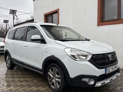 Second-hand Dacia Lodgy Stepway 102 CP (75 kW) 2018 Culoarealb Monovolum