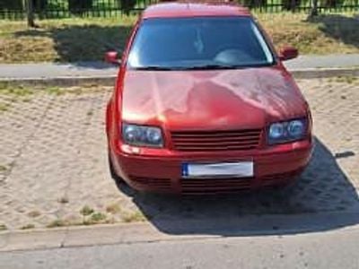 Utilizat 2000 VW Bora Berlinǎ | 2.100 EUR