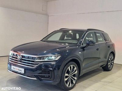 Albastru inchis metalic perleffect Utilizat 2022 VW Touareg Style SUV | 55.900 EUR (Scump)