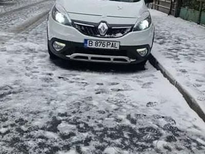 Alb Utilizat 2013 Renault Scénic III XMOD Monovolum | 6.200 EUR (Puțin scump)