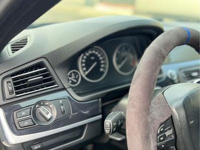 Negru Utilizat 2012 BMW 520 Comfort Edition Berlinǎ | 12.490 EUR (Preț OK)