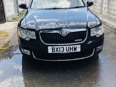 Utilizat 2013 Skoda Superb Berlinǎ | 2.500 EUR