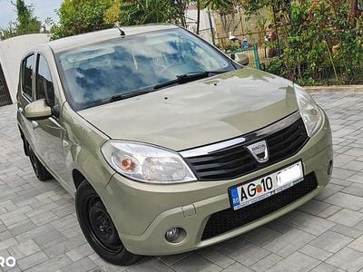 Culoaregalbeuriu Utilizat 2017 Dacia Sandero | 2.490 EUR (Super Preț)