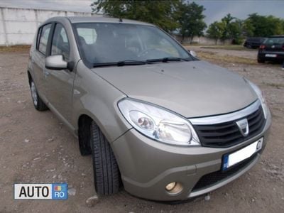 Second-hand Dacia Sandero 75 CP (55 kW) 2009 Bej Hatchback