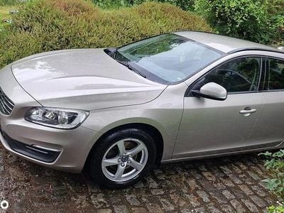 Second-hand Volvo V60 Momentum 181 CP (133 kW) 2015 Culoaregri Break