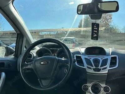 Second-hand Ford Fiesta 105 CP (77 kW) 2011 Hatchback