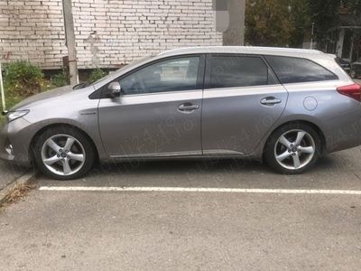 Toyota Auris Hybrid