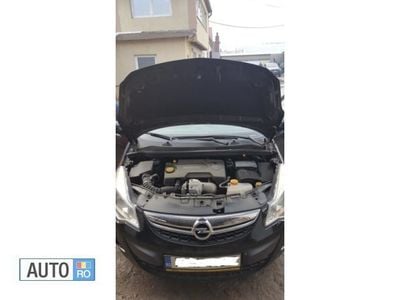 Second-hand Opel Corsa 75 CP (55 kW) 2013 Negru Hatchback