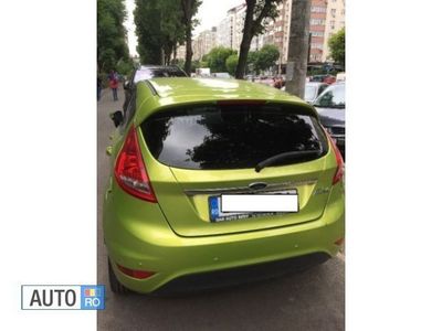 Second-hand Ford Fiesta 82 CP (60 kW) 2012 Verde Hatchback