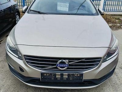 Second-hand Volvo V60 Momentum 120 CP (88 kW) 2015 Culoarebej Break
