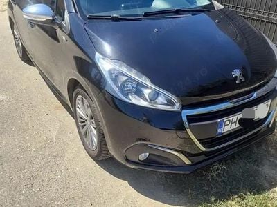 Utilizat 2016 Peugeot 208 Hatchback | 6.200 EUR