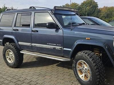Second-hand Jeep Cherokee 143 CP (105 kW) 2001 Culoarealbastru SUV