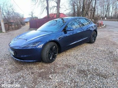 Culoarealbastru Utilizat 2024 Tesla Model 3 Berlinǎ | 43.999 EUR