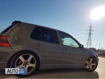 Second-hand VW Golf IV 200 CP (147 kW) 2002 Gri