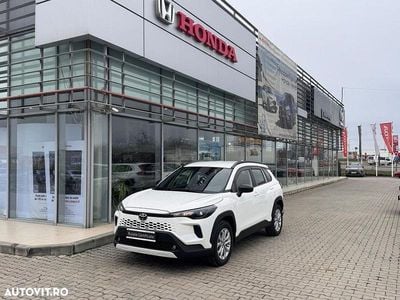 Second-hand Toyota Corolla Cross 140 CP (102 kW) 2025 Culoarealb SUV