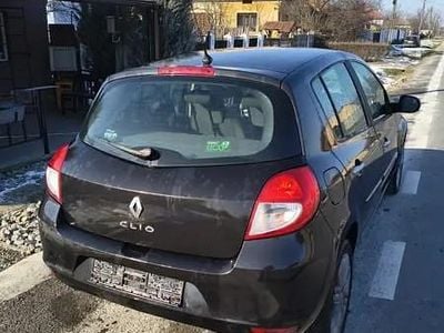 Second-hand Renault Clio II 75 CP (55 kW) 2011 Hatchback