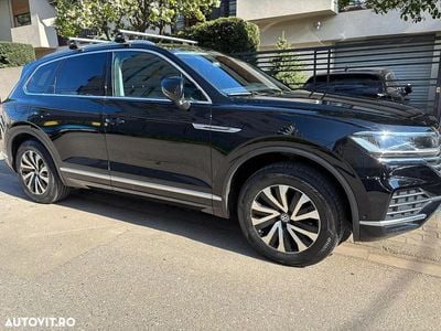 Culoarenegru Second-hand 2019 VW Touareg Elegance SUV | 38.500 EUR (Preț OK)
