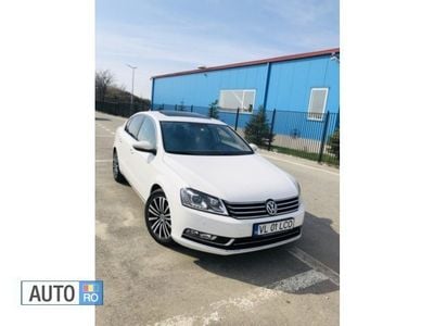 Alb Utilizat 2012 VW Passat Berlinǎ | 11.999 EUR