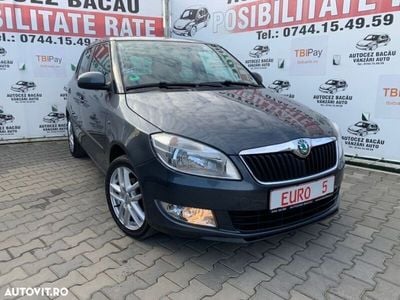 Gri Utilizat 2011 Skoda Fabia Hatchback | 5.490 EUR (Scump)