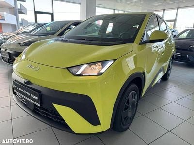 Nouă BYD Dolphin Active 64 kW (88 CP) 2025 Culoaregalbeuriu Hatchback