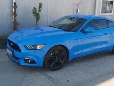 second-hand Ford Mustang Coupe , 33545 km , stare ireprosabila , unic proprietar , culoare Grabber Blue
