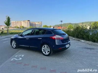 Second-hand Renault Mégane III Dynamique 131 CP (96 kW) 2011 Culoarealbastru Hatchback