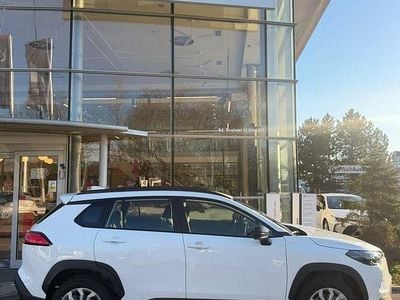 Culoarealb Nouă 2025 Toyota Corolla Cross Active SUV | 32.670 EUR