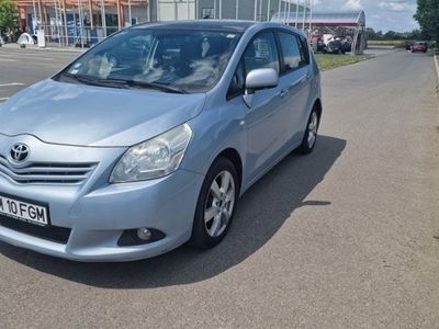 second-hand Toyota Verso model 2010, 2.2 diesel, Panoramic, incalzire scaune