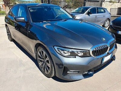 Utilizat 2020 BMW 320 Sport Line | 33.464 EUR (Scump)