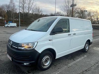 Second-hand VW Transporter Comfortline 102 CP (75 kW) 2017 Culoarealb Van