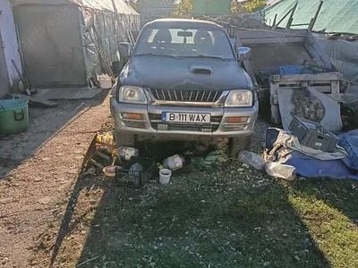 Verde Utilizat 2001 Mitsubishi L200 Pickup | 4.990 EUR