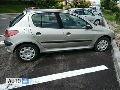 Second-hand Peugeot 206 70 CP (51 kW) 2007 Argintiu