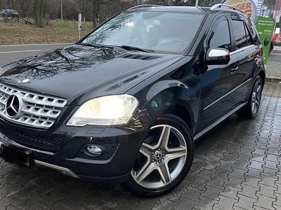 Culoarenegru Utilizat 2010 Mercedes ML350 SUV | 10.000 EUR (Puțin scump)