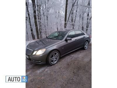 Gri Utilizat 2011 Mercedes E200 Berlinǎ | 7.000 EUR (Puțin scump)