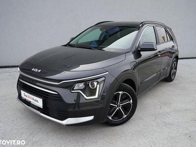 Second-hand Kia Niro Gold 105 CP (77 kW) 2023 Gri inchis  metalic  perleffect SUV